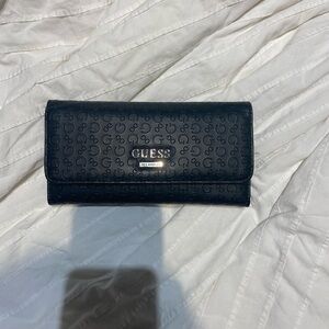 guess clutch